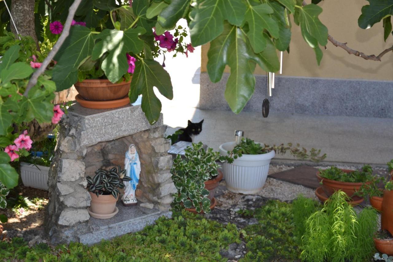 Casa Dela - Medjugorje Bed & Breakfast Exterior photo